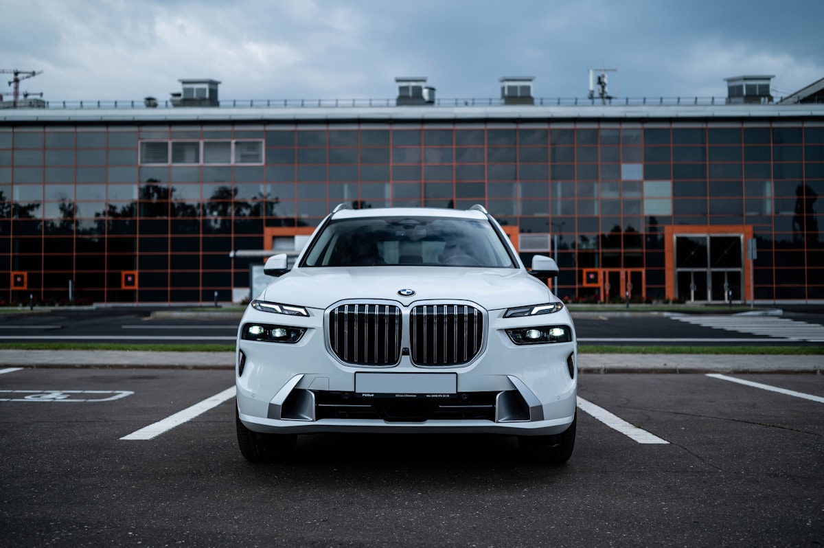 BMW X5 M50i